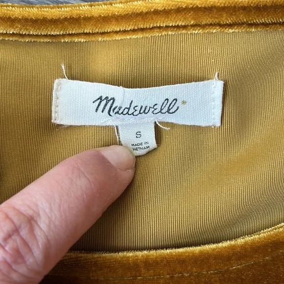 (S) Madewell Women’s Gold Velvet Blouse - Picture 2 of 9